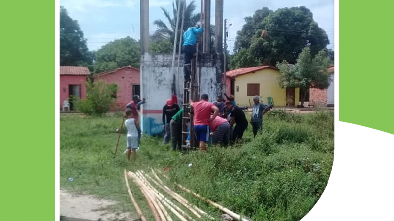 A manutenção e troca de bomba dos poços artesianos também servem para dar mais vazão na água até chegar nas torneiras das casas dos moradores. Assim o trabalho da Secretaria de Obras vem chegando aos bairros da cidade