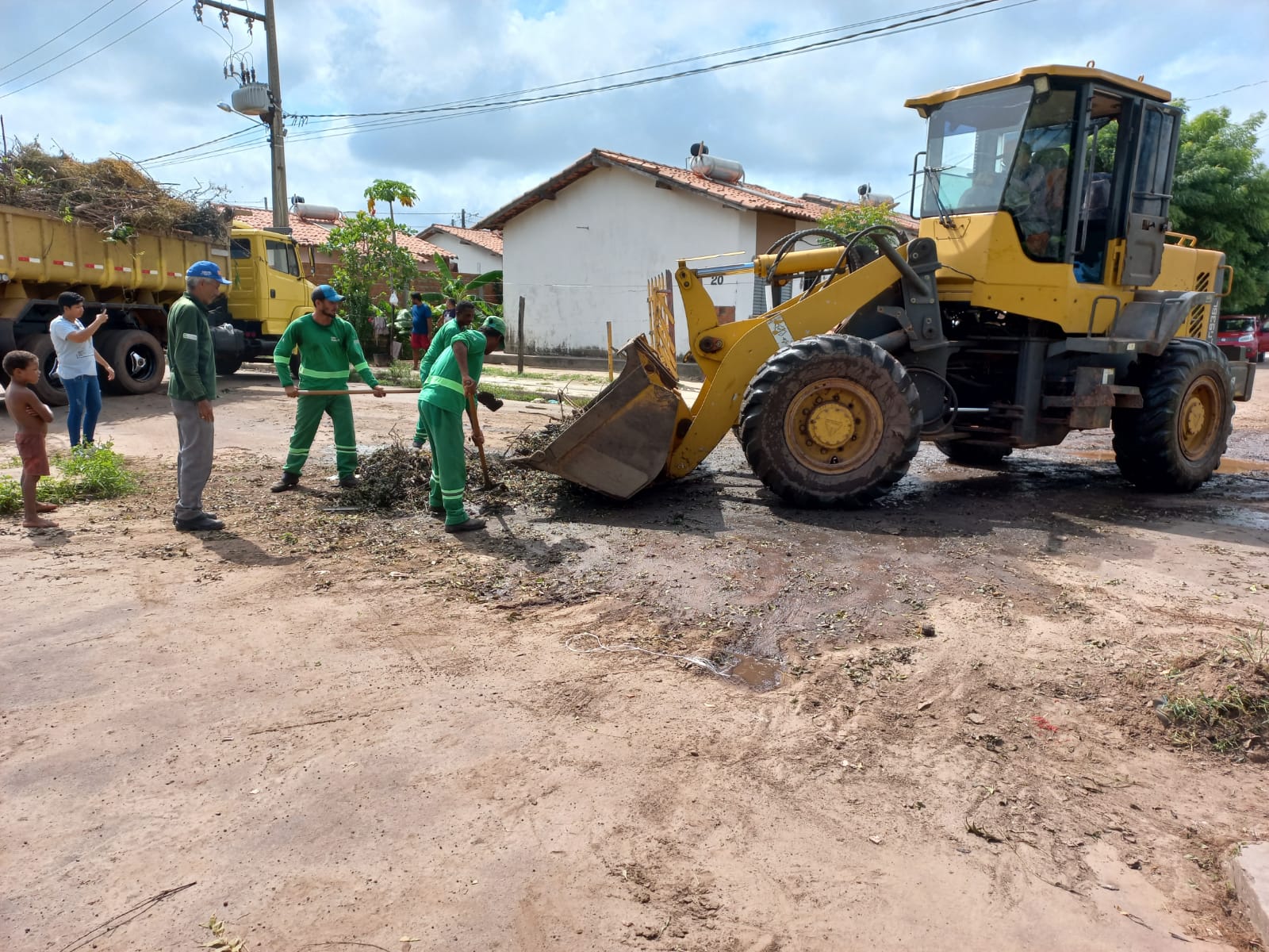 Prefeitura de Alto Alegre do Maranhão realiza mutirão de limpeza nos bairros da cidade