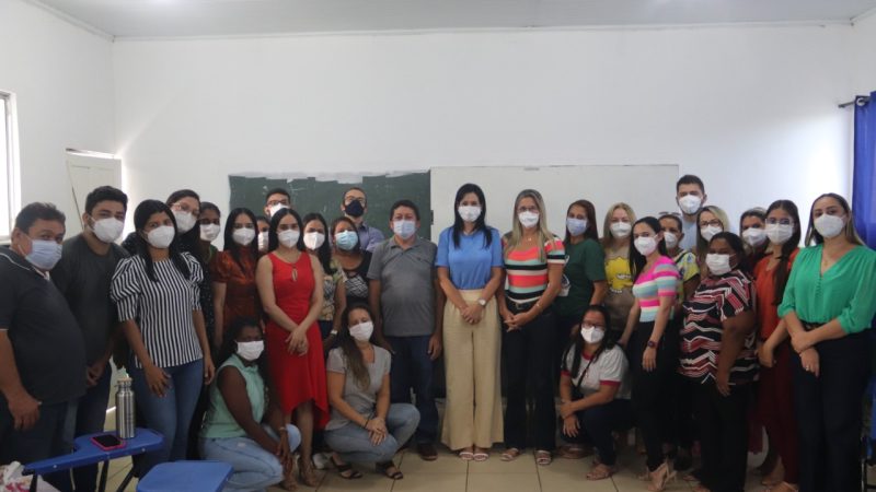 A prefeita Nilsilene do Liorne reuniu-se com a saúde e guarda municipal para juntos traçar medidas efetivas de combate a disseminação do coronavírus no município de Alto Alegre do Maranhão.